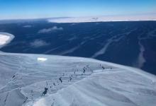 Según un estudio, hielo marino de la Antártida está en la menor superficie de su historia