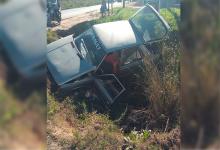 auto caído en la zanja Paraná