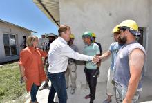 En La Paz, el gobernador resaltó los planes de viviendas y valoró el acompañamiento del Gobierno Nacional en la materia.