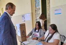 El gobernador Gustavo Bordet votó en la Escuela “Vélez Sarsfield” de Concordia.
