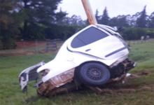 El despiste fue protagonizado por un Renault Megane: su conductor quedó atrapado en el vehículo y fue rescatado por los Bomberos Voluntarios.