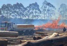 El incendio afectó a la empresa Impregnadora Concordia, que comercializa madera para diferentes aplicaciones.