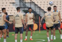 Con un entrenamiento abierto a la prensa, Argentina se movió de cara al debut
