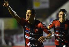 Patronato oficializó el regreso de Damián Arce, primer refuerzo para la Primera Nacional