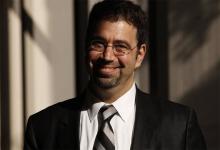 El economista turco, Daron Acemoglu, es uno de los más prestigiosos del mundo, afirma que esta pandemia es un punto de inflexión, como lo fue la peste negra, y advierte que la crisis desnudó cuán inadecuadas son muchas de nuestras instituciones.