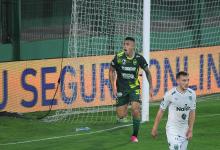 Defensa y Justicia le dio otro golpe a Sarmiento en un partido a puro gol