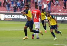 Ecuador venció a Paraguay en el duelo entre técnicos argentinos