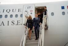 Emmanuel Macron, aterrizó a Buenos Aires 18.50, junto con su esposa.