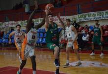 Básquet: Villa Mitre lo cerró mejor y se adelantó ante Estudiantes de Concordia