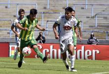 Sobre la hora y con un hombre menos, Aldosivi festejó ante Arsenal de Sarandí