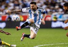 Argentina venció a Jamaica con el aporte goleador de Messi y cerró la gira con una sonrisa