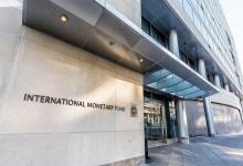 El Fondo Monetario Internacional (FMI) anunció en un comunicado que los vencimientos del lunes y martes próximo pasan al último día del mes, sin incurrir en retrasos.