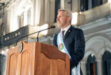 Fotografía de archivo de Rogelio Frigerio cuando dio su discurso de asunción al frente del Poder Ejecutivo provincial.