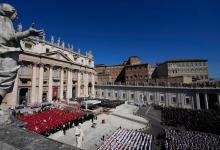 El funeral del papa Francisco en la Plaza de San Pedro: multitudinaria misa con la presencia de numerosos líderes mundiales.