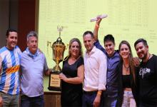 La comparsa Papelitos del Club Juventud Unida resultó la ganadora de la edición 2024 del Carnaval del País que se vive en Gualeguaychú. Con este triunfo logró el triple campeonato.