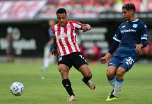 Estudiantes frenó el envión de Racing para escalar a lo más alto de la Zona A