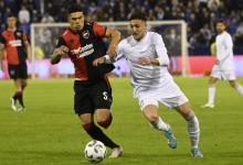 Vélez le ganó a Newell’s y festejó su primera victoria en el cierre de la segunda fecha