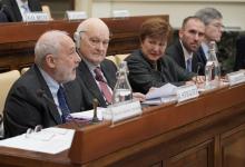 Guzmán junto a Georgieva en el Vaticano