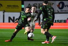 Fútbol: Sarmiento y Lanús no abrieron el marcador en el inicio de la 13ª fecha