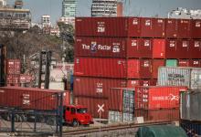 El ingreso de importados no aumenta la competencia; sustituye productos locales con consumo en caída.