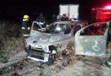 auto y cuerpo incinerados