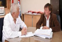 Los intendentes de Concepción del Uruguay José Eduardo Lauritto y de Colonia Elía, Ramón Barrera unen esfuerzos y comparten estrategias para el fortalecimiento del desarrollo del Departamento Uruguay. Foto: Prensa de la Municipalidad de Concepción del Uruguay.