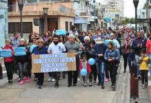 La movilización de ayer pidió por la libertad del sargento de Policía, Mauricio Javier Gómez, imputado de homicidio agravado, por un hecho registrado el miércoles pasado en Gualeguaychú. (Fotografía Gentileza: Ricardo Santellán).