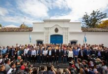 Gustavo Bordet fue parte de los gobernadores que acompañó a Sergio Massa en el acto realizado en San Miguel de Tucumán.