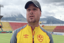 “Me declaro admirador de Heinze”, sostuvo el DT de Aucas