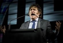 Javier Milei un día dice una cosa y otro día dice otra. Ahora afirma que es falso que no se puede crecer con el cepo.