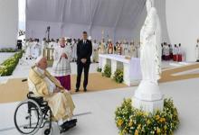 Francisco presidió este sábado una misa en el Estadio Nacional de Bahréin en la que instó a los fieles a romper las cadenas del mal y romper la espiral de violencia amando a todos, siempre.