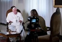 Francisco, durante la entrevista con Elisabetta Piqué en el Vaticano.