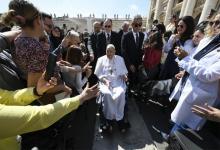 El Papa Francisco volvió a la Plaza de San Pedro luego de su internación.