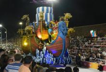 Papelitos (Club Juventud Unida) abrió el Carnaval del País, con más de 20 mil personas en un Corsódromo que vibró al paso de cada comparsa.