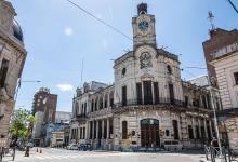 La Municipalidad de Paraná denunció ante la Justicia que se divisó una bandera con una cruz esvástica -o nazi- colgada en un paredón ubicado en calle Osinalde y Nicaragua de la capital provincial.