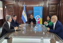 A través de un acta de entendimiento, la Nación articulará acciones para concretar el monitoreo del aire en el marco de la contaminación que la pastera UPM Botnia genera en Gualeguaychú y sus alrededores.
