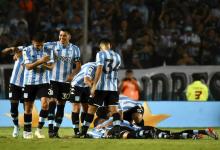 Racing derrotó a Lanús en Avellaneda y lo dejó sin invicto