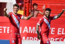 Con un gol de taco del entrerriano Reniero, Argentinos festejó ante Colón de Santa Fe