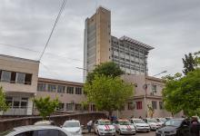 El gobierno anunció que los anestesistas del Hospital San Roque levantaron la medida que impedía realizar las cirugías.