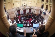 Los senadores nacionales cobrarán hasta 23 veces el salario mínimo. Esto representa casi 9 millones de pesos por mes. En las últimas semanas se prefirió evitar el debate público sobre las dietas.