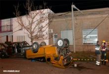 Chocaron una Ford F100 que tripulaban cuatro jóvenes y una Ford Ranger en la que iban otros tres. Dos de los ocupantes debieron ser trasladados al hospital Centenario de Gualeguaychú, por presentar fuertes golpes.