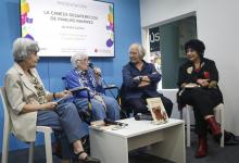 En la Feria del Libro, la escritora y periodista Stella Calloni estuvo acompañada por Adolfo Pérez Esquivel, Luisa Valenzuela y Marta Vassallo. “La memoria no es para quedarnos en el pasado sino para iluminar el presente. Stella trajo la memoria de un momento de la lucha de liberación del pueblo”, señaló el Premio Nobel de la Paz y militante por los derechos humanos. 
