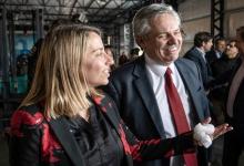 Laura Stratta con Alberto Fernández (foto: archivo)