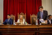 María Claudia Castro es la presidenta del Tribunal Oral en lo Criminal N° 1 de Dolores, que integran, Christian Rabaia (a la derecha) y Emiliano Lázzari (a la izquierda).