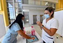 Llegaron a la provincia 16 mil dosis de vacunas contra el Covid y a partir del lunes se abrirá el registro para inscribirse para manifestar la voluntad de inocularse.