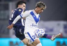 Fútbol: Vélez festejó en Córdoba y tomó aire en la tabla anual