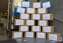 Los trabajadores de Vialidad pusieron cajas en la puerta para invitar a los gerentes macristas a depositar sus cosas e irse del organismo.