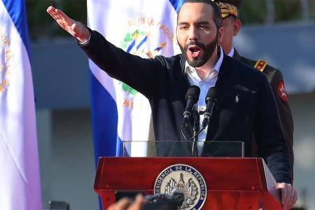 El presidente de El Salvador, Nayib Bukele, se autodenominó irónicamente el “dictador más cool del mundo”, pero no deja de ser un dictador.