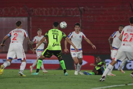 Barracas Central y Argentinos Juniors quedaron a mano en el cierre de la fase regular