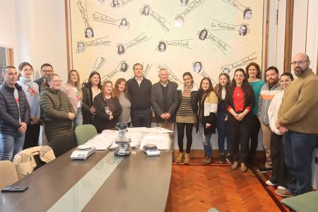 Autoridades municipales y educativas firmaron un convenio para fortalecer al sector textil de Gualeguaychú conjuntamente con el INTI.